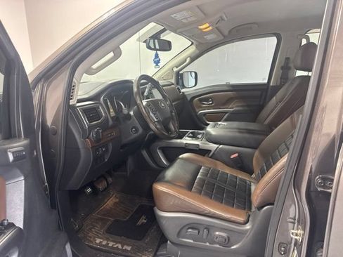 Used 2018 Nissan Titan Platinum Reserve w/ Platinum Utility Package AWD/4WD image 12
