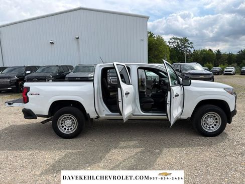 Used 2026 Chevrolet Colorado W/T AWD/4WD image 27