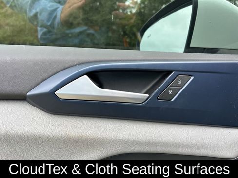 Used 2022 Volkswagen Taos SE image 18