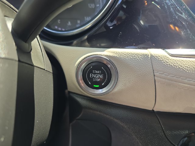 Certified 2022 Buick Encore GX Essence w/ Advanced Technology Package FWD image 29