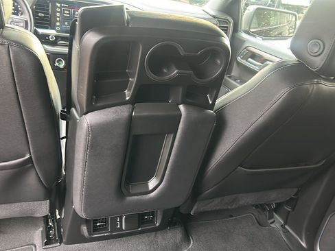 Used 2024 GMC Sierra 1500 SLT AWD/4WD image 23