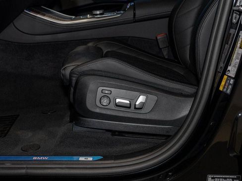 New 2026 BMW X5 xDrive50e image 16