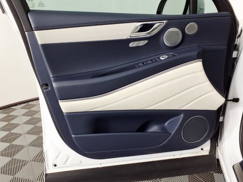 Certified 2025 Genesis GV80 3.5T Prestige image 16