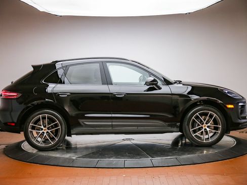 Certified 2026 Porsche Macan AWD/4WD image 8