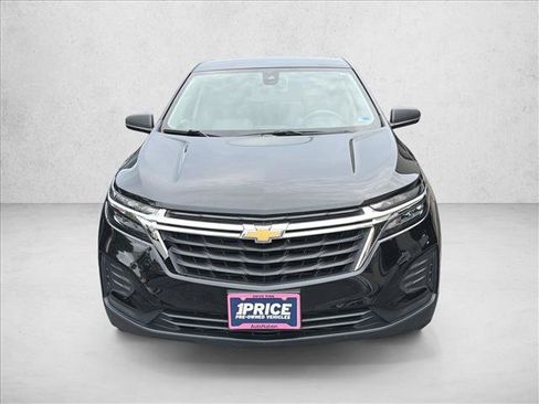 Used 2023 Chevrolet Equinox LS w/ LS Convenience Package AWD/4WD image 2