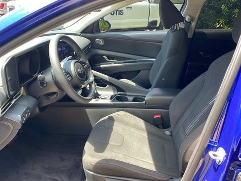 Used 2023 Hyundai Elantra Blue FWD image 11