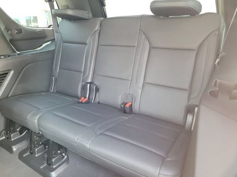 Used 2022 Chevrolet Tahoe LT w/ Luxury Package RWD image 26