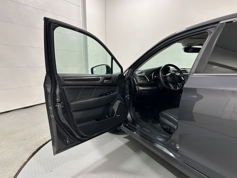 Used 2018 Subaru Legacy 3.6R Limited image 22