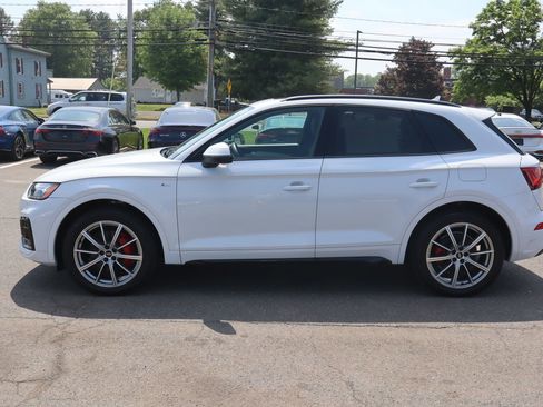 Used 2024 Audi Q5 e Premium Plus w/ Premium Plus Package AWD/4WD image 8