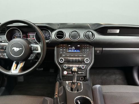 Used 2016 Ford Mustang Convertible image 22