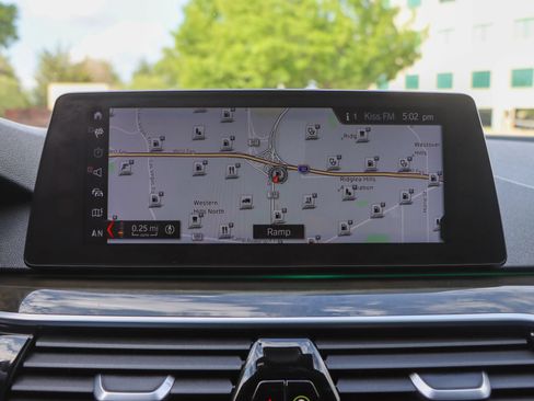 Used 2018 BMW 540i w/ Premium Package RWD image 34