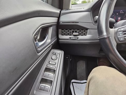 Used 2025 Honda Accord SE image 12