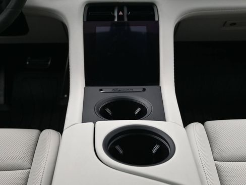 Used 2024 Porsche Taycan GTS image 10