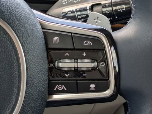 Certified 2025 Kia Carnival SX Prestige image 43