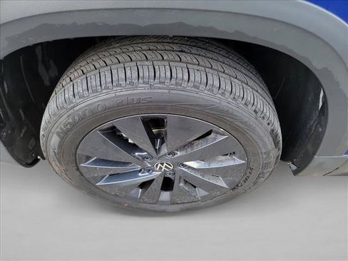 Used 2024 Volkswagen Taos S FWD image 9