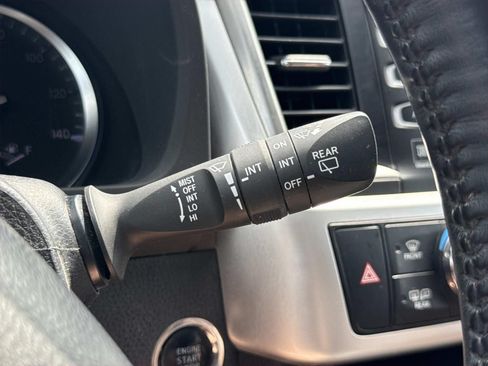 Used 2018 Toyota Highlander Limited AWD/4WD image 17