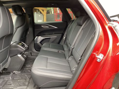 Used 2024 Cadillac Lyriq Luxury w/ LPO, Floor Liner Package AWD/4WD image 17