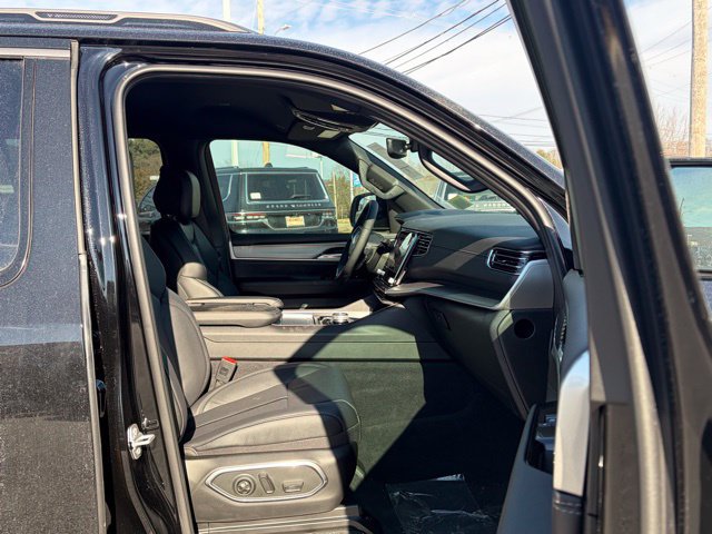 New 2026 Jeep Grand Wagoneer Limited AWD/4WD image 29
