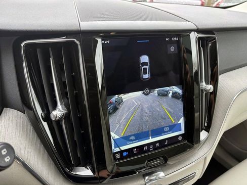 Used 2023 Volvo XC60 B5 Plus w/ Climate Package image 20