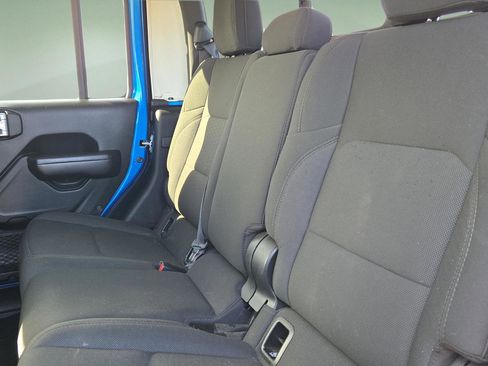 Used 2021 Jeep Gladiator Sport image 21