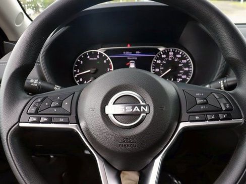 Used 2024 Nissan Sentra SV image 15