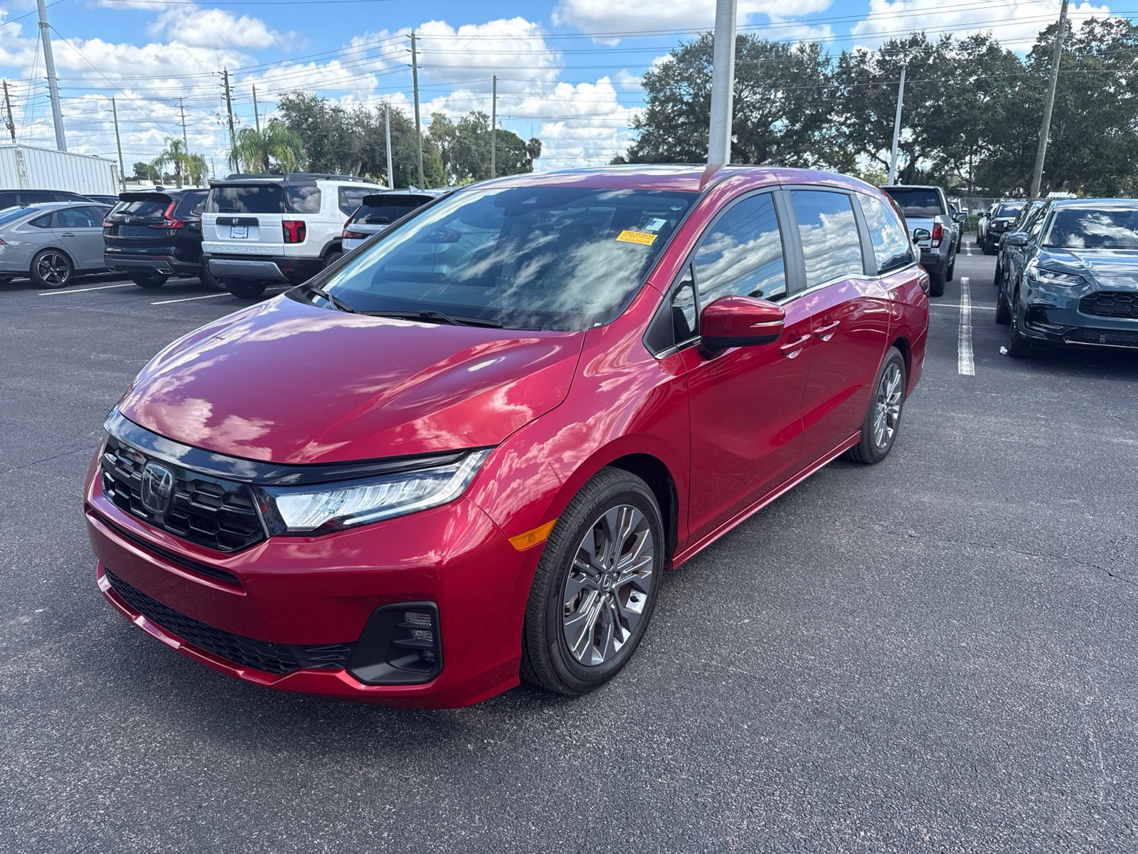 Certified 2025 Honda Odyssey Touring image 3