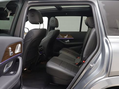 Used 2025 Mercedes-Benz GLS 450 4MATIC image 15