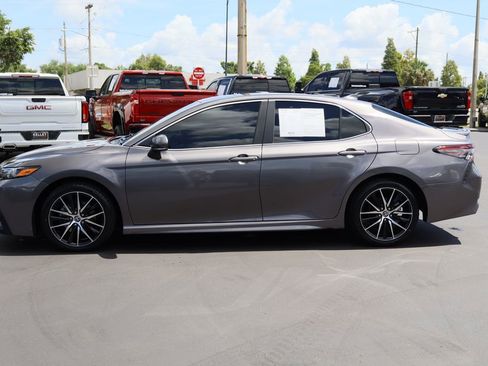 Used 2023 Toyota Camry SE FWD image 6