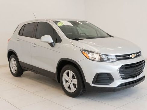 Used 2021 Chevrolet Trax LS w/ Tint and Cruise Package FWD image 7