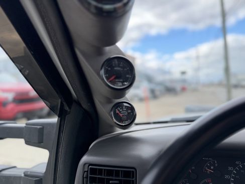 Used 1999 Ford F350 XLT image 13