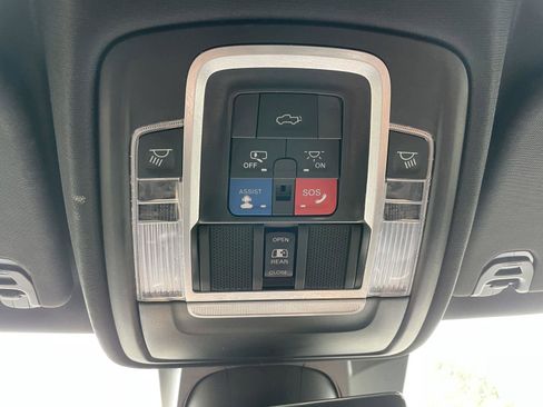 Used 2022 RAM 1500 Limited image 31