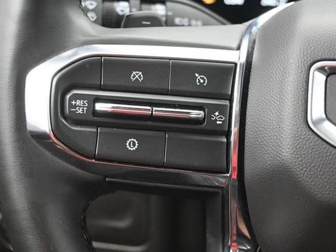 Used 2025 GMC Yukon Denali AWD/4WD image 9