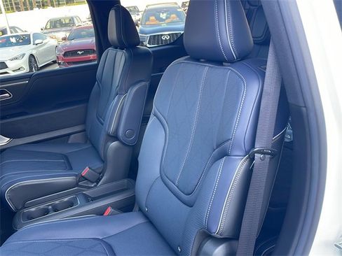 New 2026 INFINITI QX80 4WD w/ Sport Exterior Package image 18