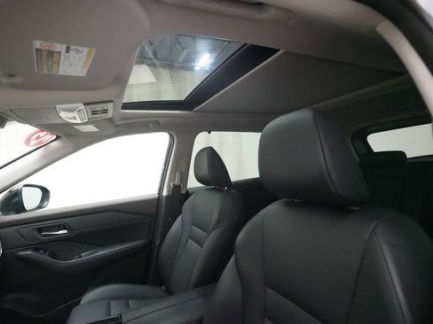Certified 2023 Nissan Rogue SV w/ SV Premium B Package AWD/4WD image 32