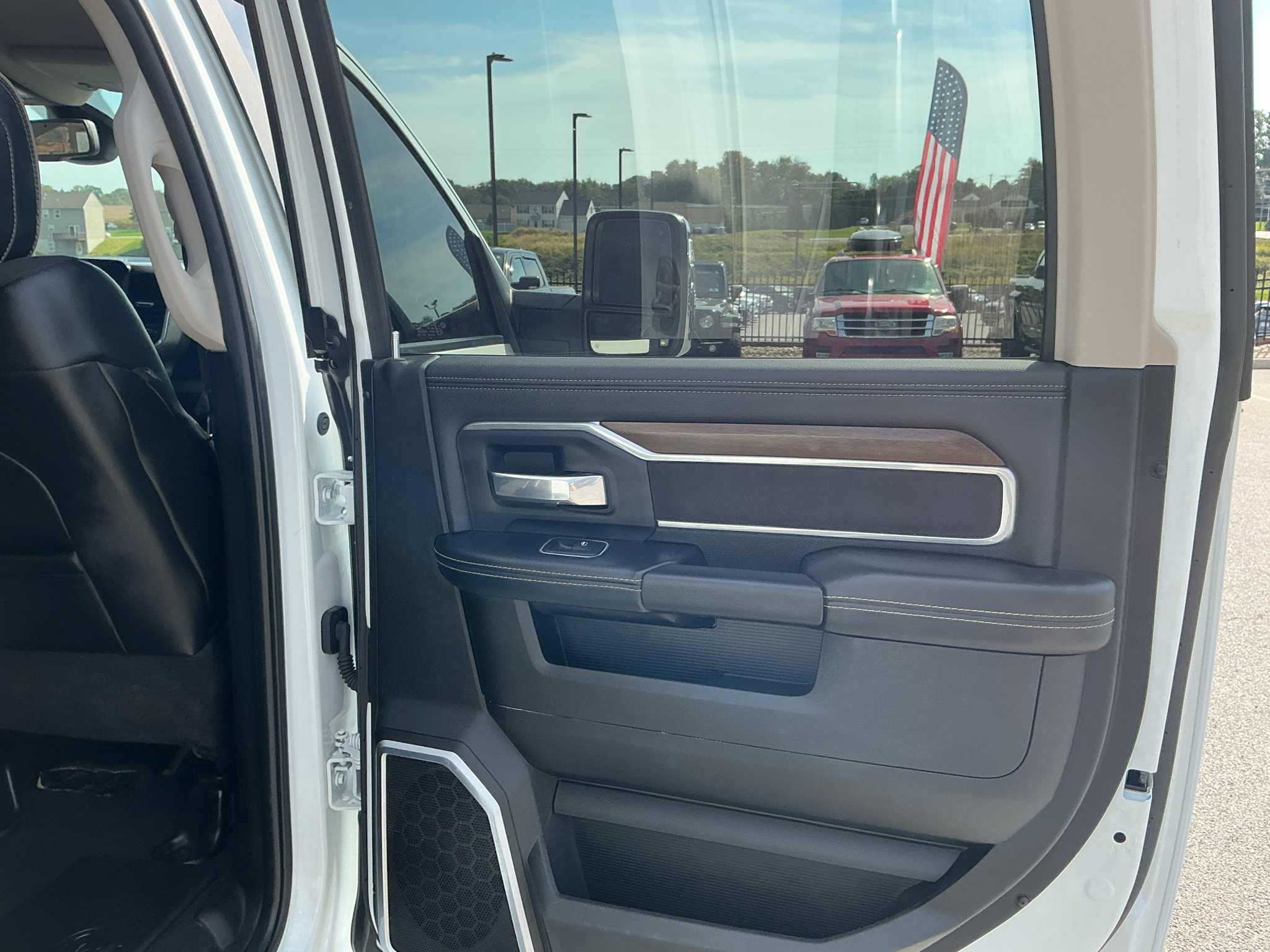 Used 2024 RAM 2500 Laramie AWD/4WD image 20
