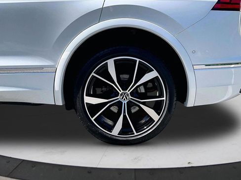 Used 2022 Volkswagen Tiguan SEL R-Line AWD/4WD image 35