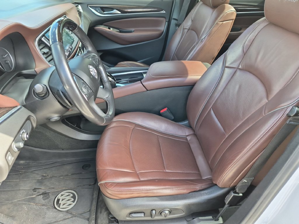 Used 2018 Buick Enclave Avenir w/ Avenir Technology Package FWD image 16