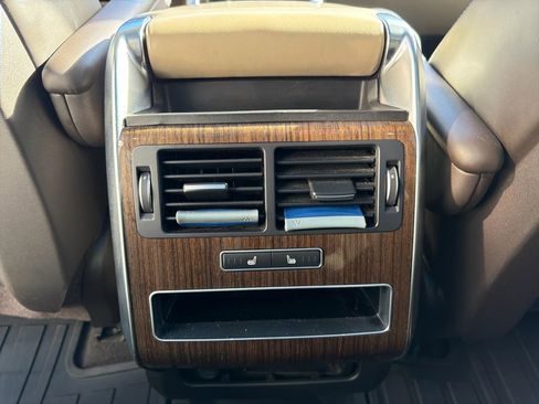 Used 2016 Land Rover Range Rover Sport HSE image 26