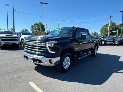 Used 2024 Chevrolet Silverado 2500 LTZ w/ LTZ Plus Package AWD/4WD image 12