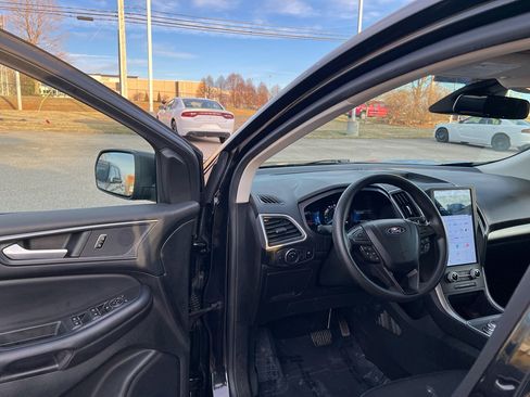 Used 2022 Ford Edge SE image 10
