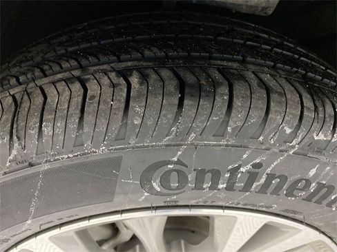 Used 2023 Buick Envision Preferred image 23