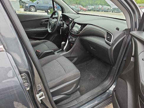 Used 2017 Chevrolet Trax LT w/ LPO, Protection Package AWD/4WD image 22