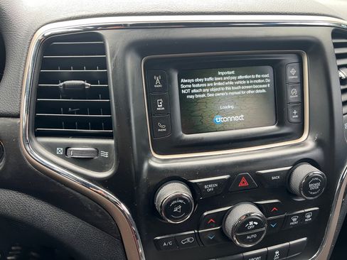 Used 2016 Jeep Grand Cherokee Laredo image 21