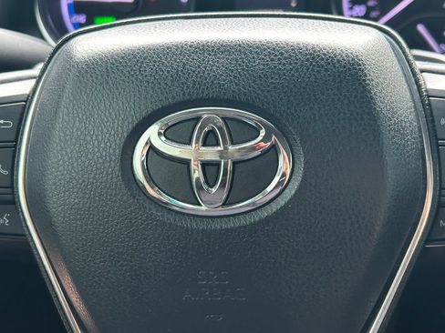 Used 2019 Toyota Camry SE FWD image 34