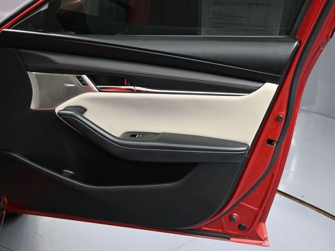 Used 2020 MAZDA MAZDA3 AWD Hatchback w/ Preferred Pkg image 32