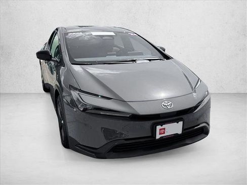Used 2024 Toyota Prius LE FWD image 13