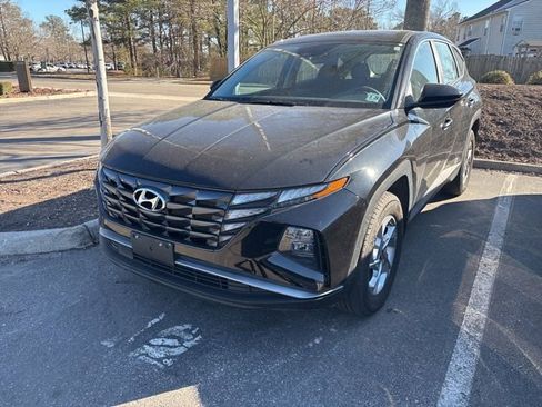 Used 2023 Hyundai Tucson SE image 2