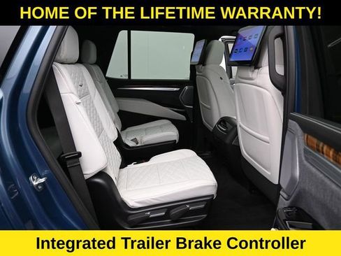 Used 2025 Cadillac Escalade Sport Platinum w/ LPO, Floor Liner Package AWD/4WD image 56