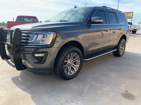 Used 2020 Ford Expedition XLT w/ Equipment Group 202A RWD image 3