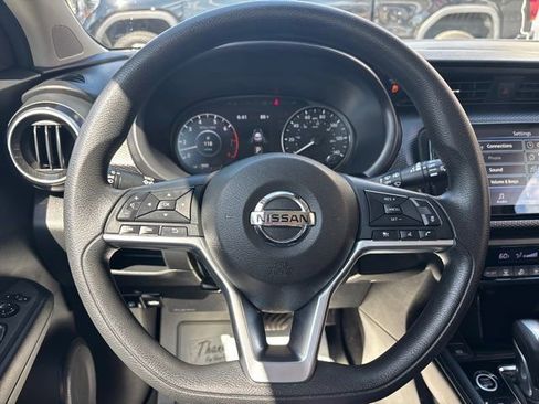 Used 2021 Nissan Kicks SV FWD image 24